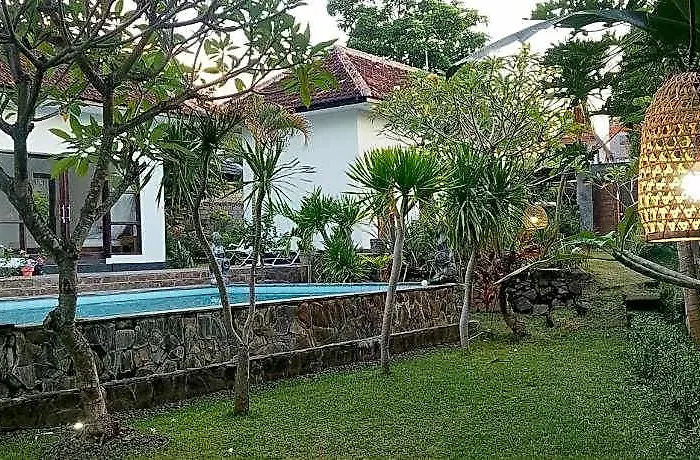 ホテル Lovina Cinta バリ島